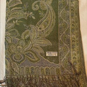 Pashmina Paisley Green/ gold silk scarf